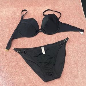 Victoria’s Secret bikini